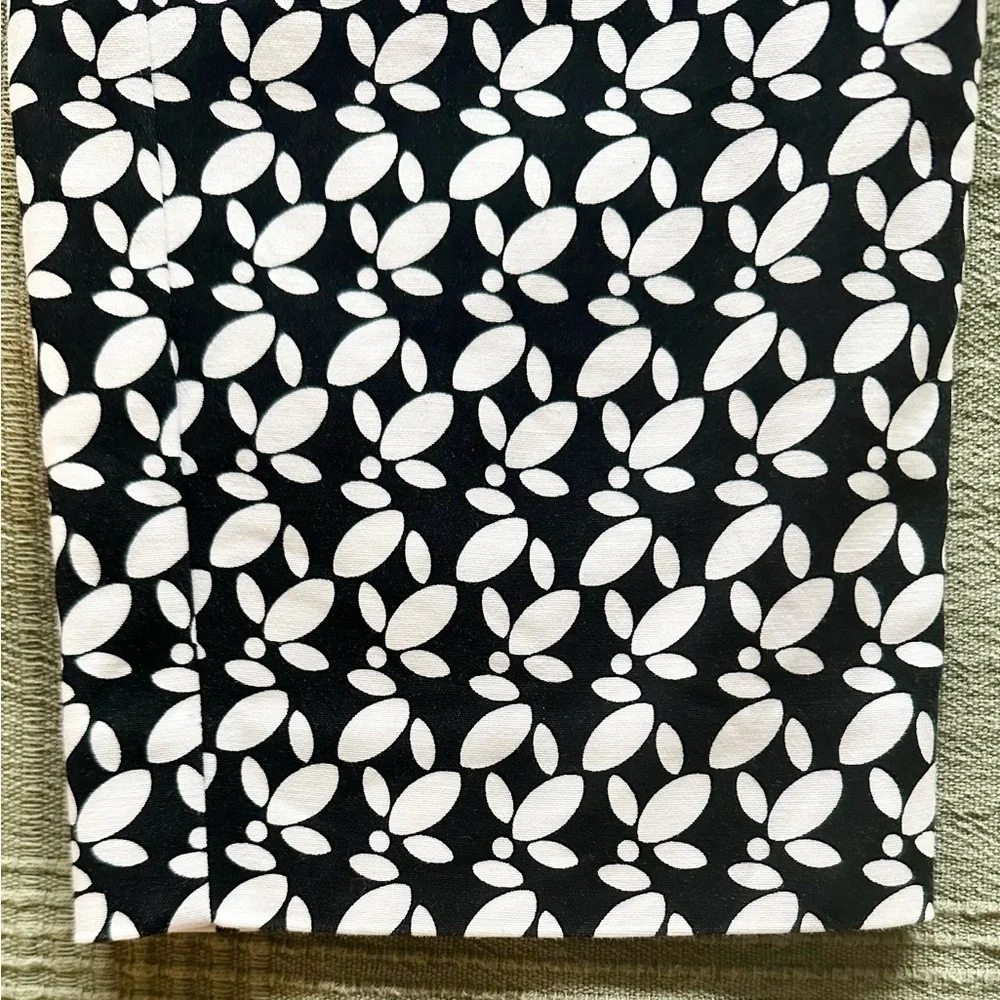 Adrianna Papell Black and White Patterned Ankle Pants - Picture 8 of 11